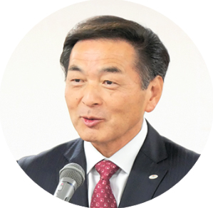 4月10日号記事4_大川専務近影